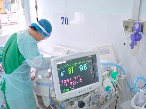 Thực trạng đáng báo động số ca Covid-19 trở nặng, tử vong tăng do chưa tiêm đủ vắc-xin