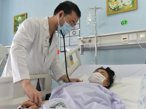 Cô gái 20 tuổi có khối u nhầy khổng lồ ở tim