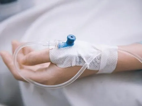 Cảnh báo về sự nguy hiểm khi lạm dụng truyền dịch