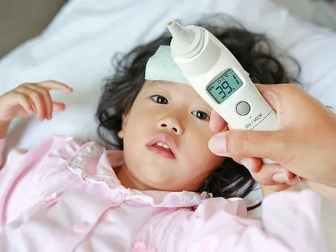 Lý do khiến trẻ hay ốm khi mới đến trường?