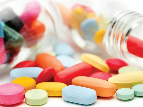 Thu hồi toàn quốc 13 loại thuốc sản xuất từ nguyên liệu giả