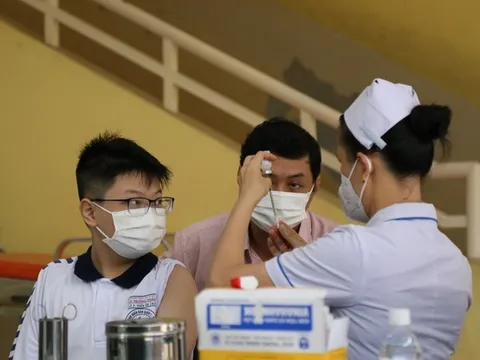 Tiêm vaccine COVID-19 vẫn là biện pháp phòng bệnh quan trọng