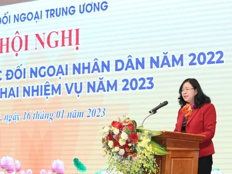 Xây dựng đội ngũ cán bộ làm đối ngoại nhân dân đủ phẩm chất, năng lực