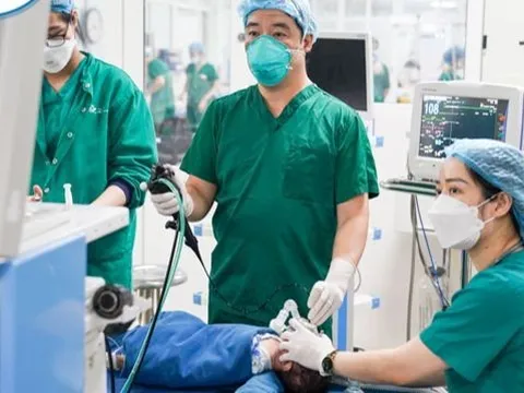 Cảnh báo tình trạng suy hô hấp nặng ở trẻ do hóc dị vật dịp Tết