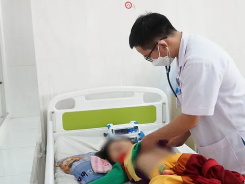 Cách vệ sinh mũi họng, phòng bệnh hô hấp cho trẻ
