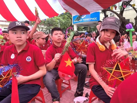 “Trăng Yêu thương” - Lan tỏa niềm vui Trung thu đến hơn 350 trẻ em khuyết tật