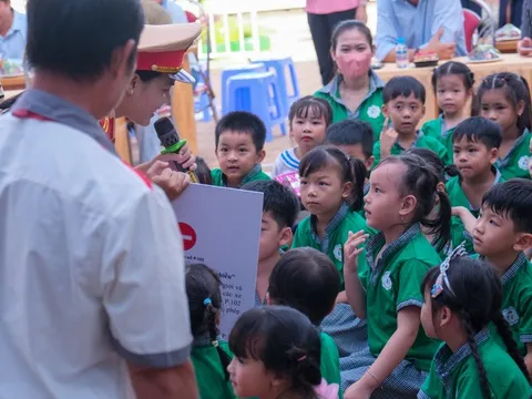 Trẻ mầm non Cần Thơ hào hứng trải nghiệm kỹ năng An toàn giao thông