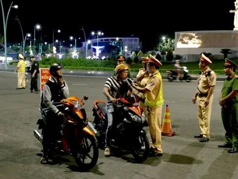 Tổng kiểm tra và tập trung xử lý xe mô tô, xe gắn máy vi phạm ở Bình Thuận