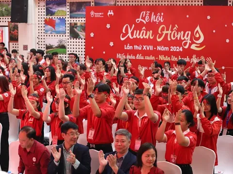 Hàng nghìn người đến hiến máu tại Lễ hội của lòng nhân ái