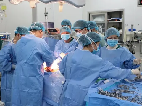 Nữ nhân viên y tế hiến đa tạng, hồi sinh sự sống cho 4 người