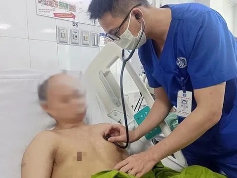 Nam thanh niên bị sốc nhiệt do đi xe máy về quê giữa trưa nắng