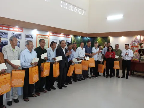 Chủ tịch nước Nguyễn Xuân Phúc: Mong muốn lớn nhất của tôi là mỗi người dân Việt Nam đều được có cái Tết ấm no