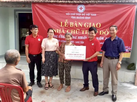 Quảng Bình: Bàn giao nhà cho hộ gia đình chính sách