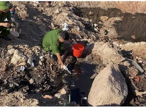 Phát hiện nhà máy sản xuất gỗ ép xả trộm nước thải ra môi trường