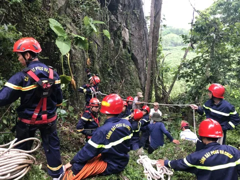 Thừa Thiên – Huế: Tìm thấy thi thể người đàn ông đi lấy mật ong rừng gặp nạn