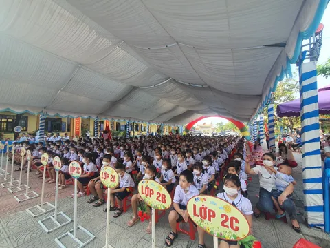 Quảng Bình: Học sinh từ đồng bằng đến miền núi nô nức đến trường