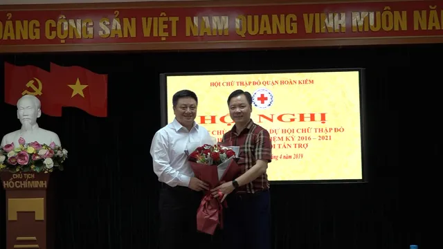 Ra mắt Chủ tịch danh dự Hội CTĐ quận Hoàn Kiếm khóa X