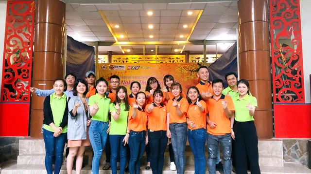 Video: Mang yêu thương đến Viện dưỡng lão nghệ sĩ quận 8 - TP. Hồ Chí Minh