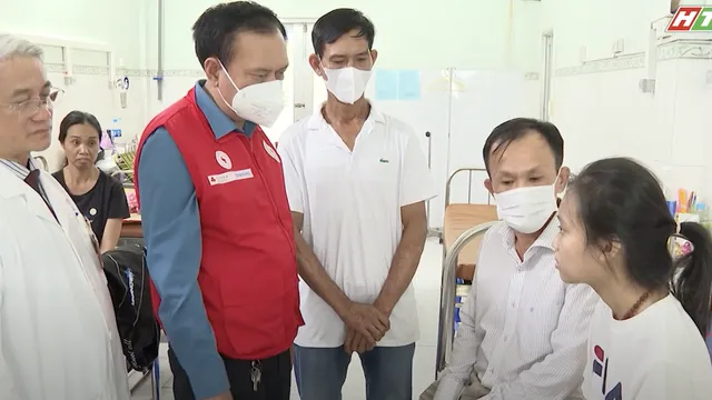 Chung sức giúp cô gái nhỏ vượt qua bệnh tật