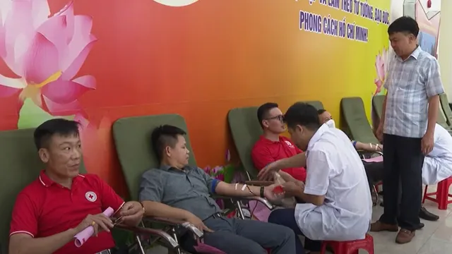 Hiến máu tình nguyện "Giọt hồng biển đảo" huyện Cô Tô năm 2022